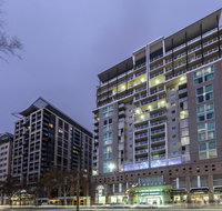 Oaks Embassy - Accommodation VIC