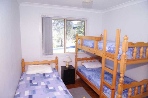Bellhaven 1, 17 Willow Street - Accommodation VIC 4