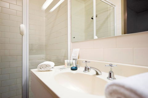 Adelaide Paringa - Accommodation VIC 14