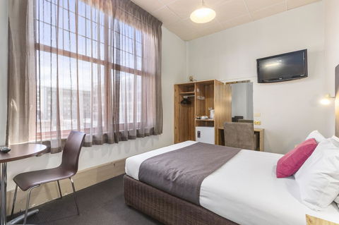 Adelaide Paringa - Accommodation VIC 3