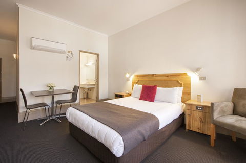 Adelaide Paringa - Accommodation VIC 13