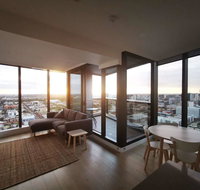 Modern CBD Apartment with Panoramic View - Accommodation VIC