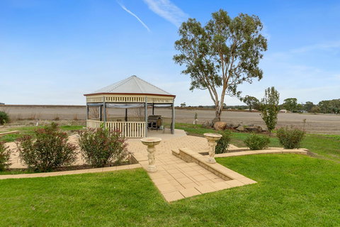 Barossa Vineyard Cottages - Accommodation VIC 25