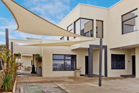 Atlantic West Beach Apartments - Accommodation VIC 0
