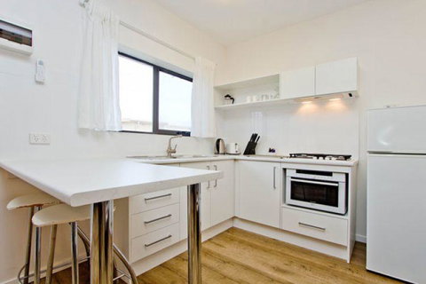 Atlantic West Beach Apartments - Accommodation VIC 15
