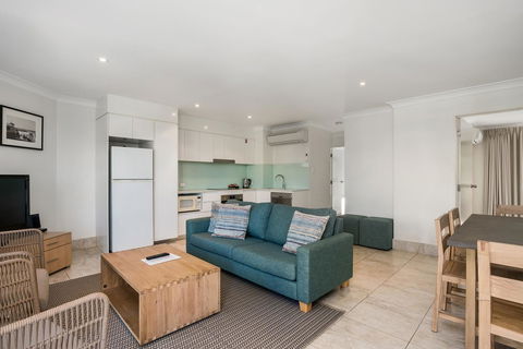 Bayview Beachfront Apartments, In Town Right On The Beach - Accommodation VIC 41