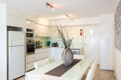 Bayview Beachfront Apartments, In Town Right On The Beach - Accommodation VIC 42