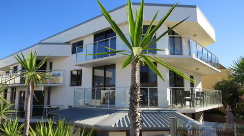 Bayview Beachfront Apartments, In Town Right On The Beach - Accommodation VIC 14