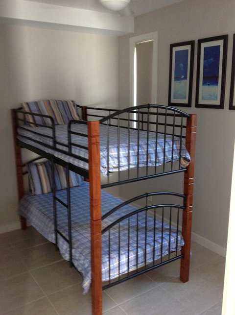 Elandra Holiday Home - Accommodation VIC 12