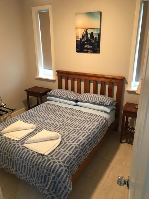 Elandra Holiday Home - Accommodation VIC 2