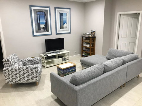 Elandra Holiday Home - Accommodation VIC 3