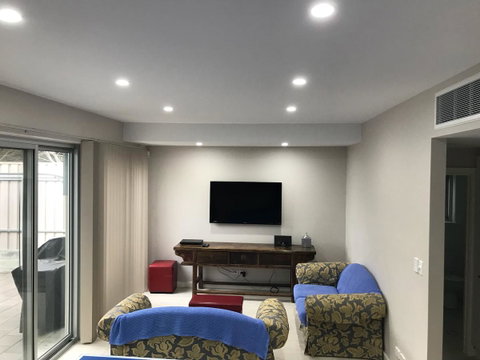 Elandra Holiday Home - Accommodation VIC 4