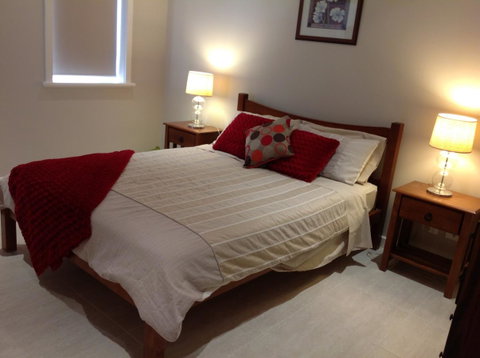 Elandra Holiday Home - Accommodation VIC 10