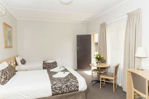 Bathurst Motor Inn - Accommodation VIC 24