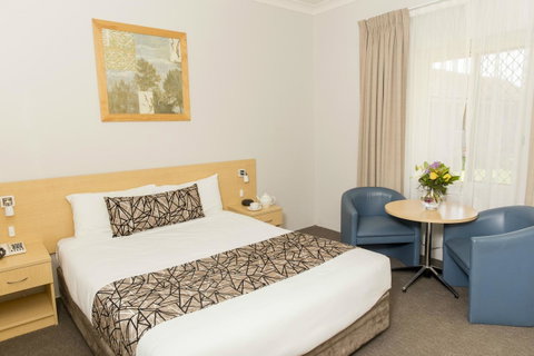 Bathurst Motor Inn - Accommodation VIC 3