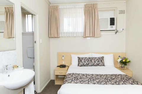 Bathurst Motor Inn - Accommodation VIC 23