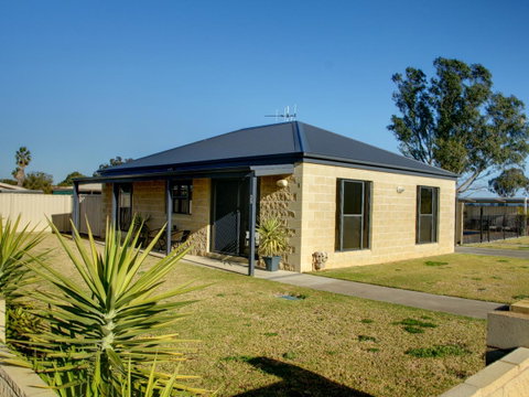 DBJ Holiday Units - Accommodation VIC 0