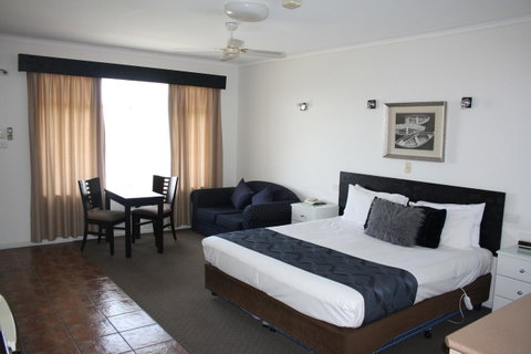 Lakeview Motel And Apartments - Accommodation VIC 1