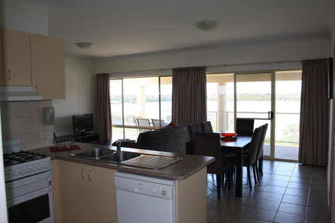 Lakeview Motel And Apartments - Accommodation VIC 5