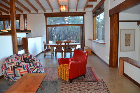 Of Stone & Wood Guesthouse - Accommodation VIC 5