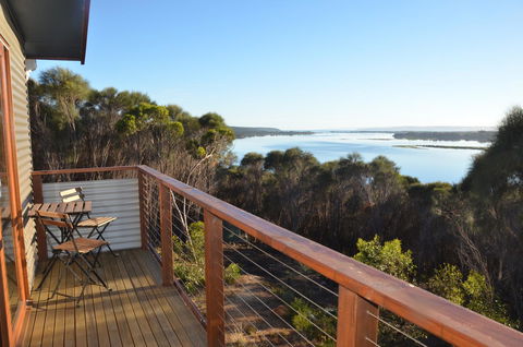 Of Stone & Wood Guesthouse - Accommodation VIC 2