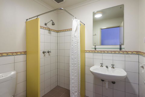 YHA Adelaide Central - Accommodation VIC 40