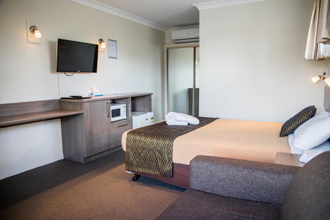 Lilac City Motor Inn & Steakhouse - Accommodation VIC 9
