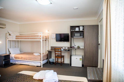 Lilac City Motor Inn & Steakhouse - Accommodation VIC 3