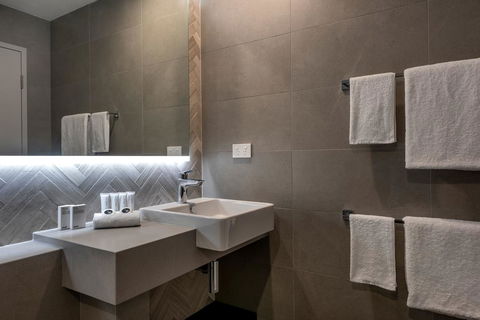 The Adnate Perth - Art Series - Accommodation VIC 21