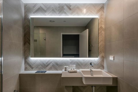 The Adnate Perth - Art Series - Accommodation VIC 23