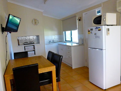 Lazy Lobster Holiday Units & Chalets - Accommodation VIC 24