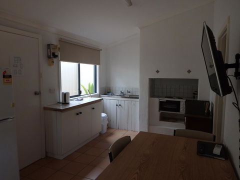 Lazy Lobster Holiday Units & Chalets - Accommodation VIC 16