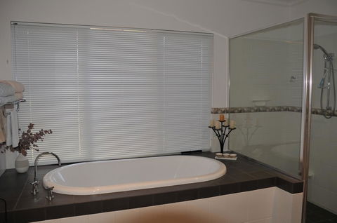 Glenelg On King Bed & Breakfast - Accommodation VIC 26