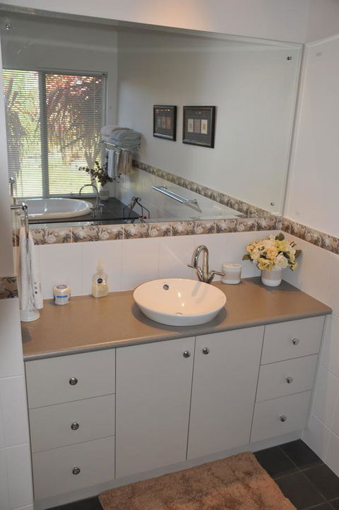 Glenelg On King Bed & Breakfast - Accommodation VIC 25