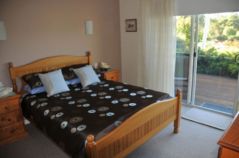 Glenelg On King Bed & Breakfast - Accommodation VIC 24