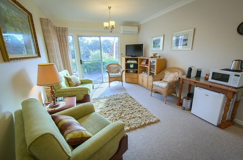 Glenelg On King Bed & Breakfast - Accommodation VIC 2