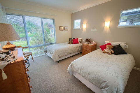 Glenelg On King Bed & Breakfast - Accommodation VIC 4