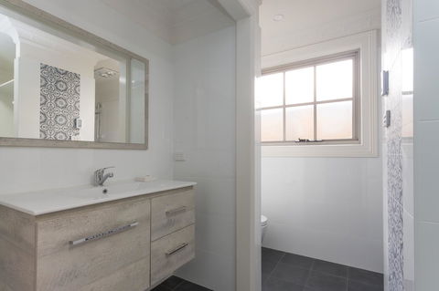 Blue Door Apartments - Accommodation VIC 15