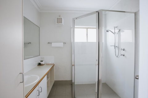 Canal Rocks Beachfront Apartments - Accommodation VIC 34