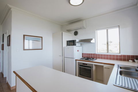 Canal Rocks Beachfront Apartments - Accommodation VIC 10