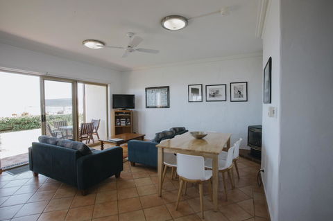 Canal Rocks Beachfront Apartments - Accommodation VIC 8