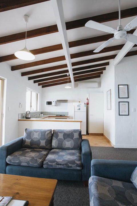 Canal Rocks Beachfront Apartments - Accommodation VIC 4