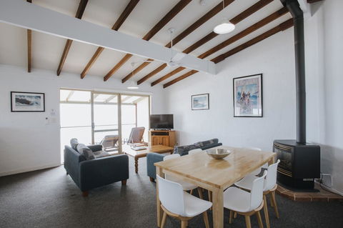 Canal Rocks Beachfront Apartments - Accommodation VIC 22