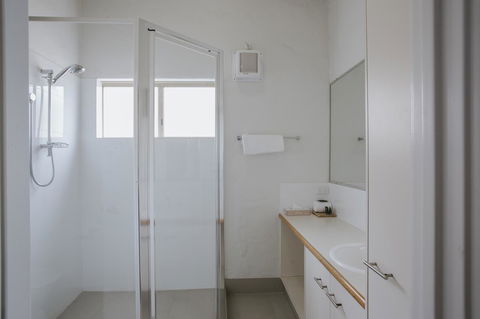 Canal Rocks Beachfront Apartments - Accommodation VIC 39