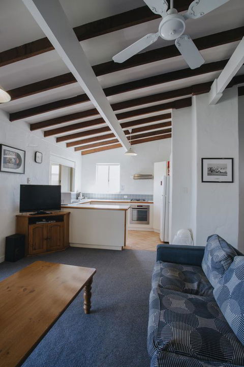 Canal Rocks Beachfront Apartments - Accommodation VIC 11