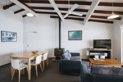 Canal Rocks Beachfront Apartments - Accommodation VIC 2