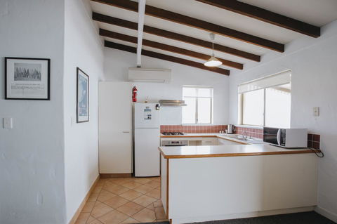 Canal Rocks Beachfront Apartments - Accommodation VIC 21