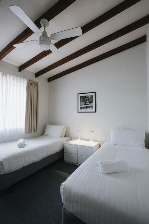 Canal Rocks Beachfront Apartments - Accommodation VIC 12