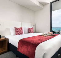 Ramada by Wyndham VetroBlu Scarborough Beach - Accommodation VIC