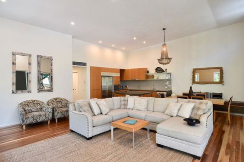 East On Byron - Accommodation VIC 13